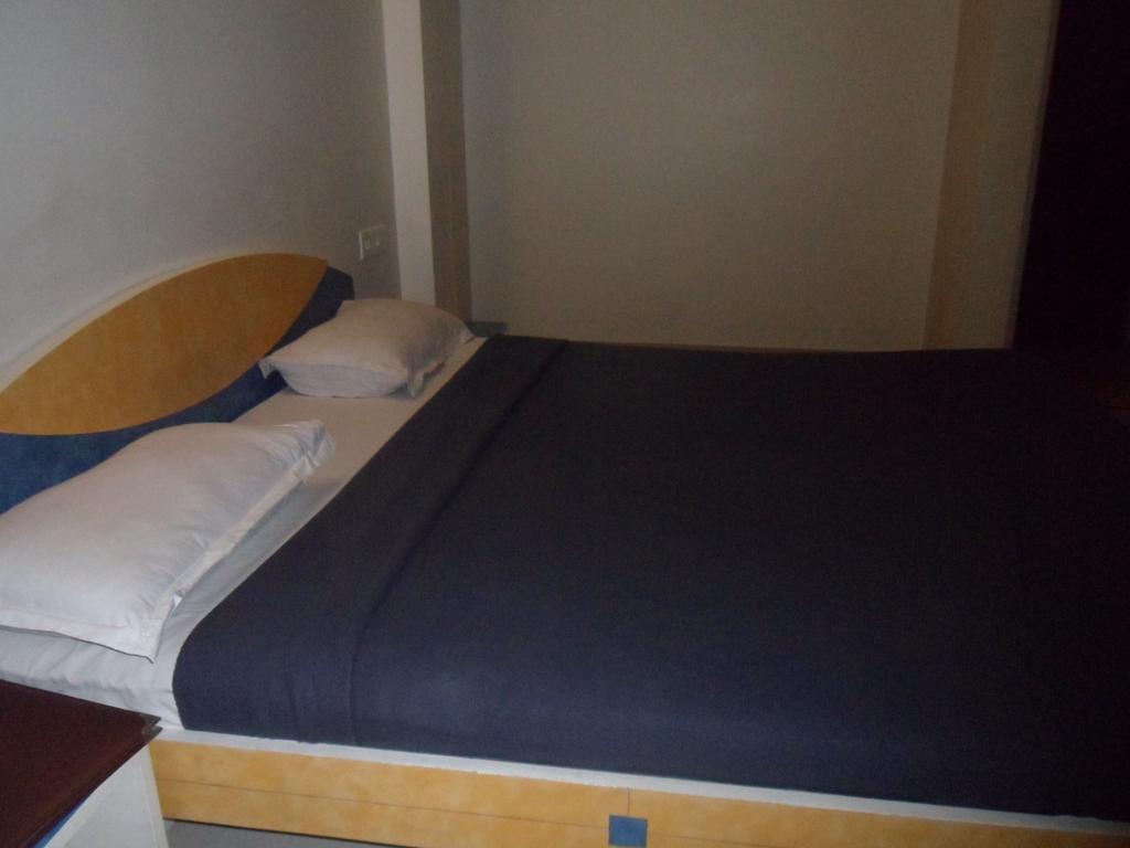 Hotel Dudawat Ahmedabad Kamer foto